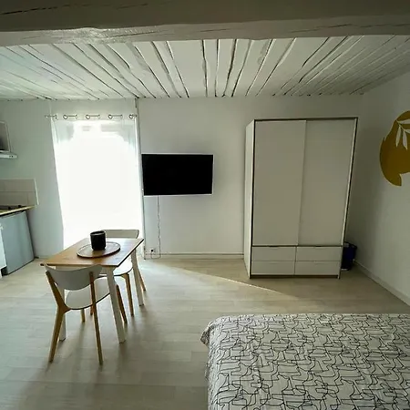 Grand Studio A 5Mns De La Plage Des Salins Hyeres Exterior photo