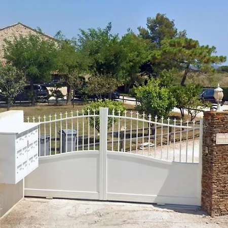 Grand Studio A 5Mns De La Plage Des Salins Hyeres Exterior photo